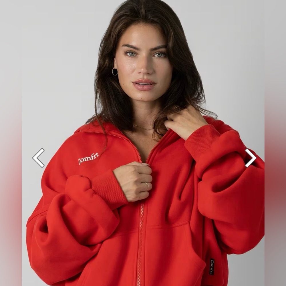 Comfrt Women's Red Zip-Up Sweater